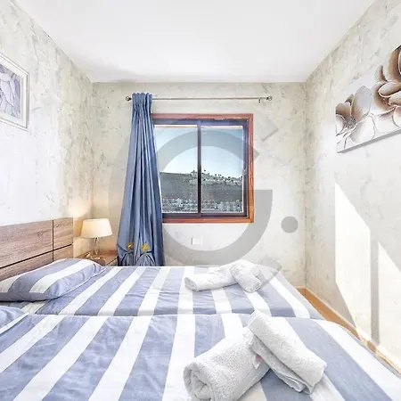 Cozy Corner Apartment *
